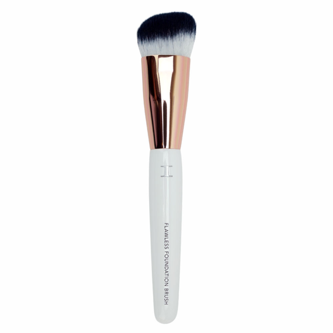 I BEAUTY FLAWLESS FOUNDATION BRUSH